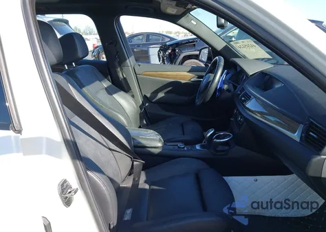 2015 BMW X1 Sdrive28I из США, поврежденный, VIN WBAVM1C57FV319153